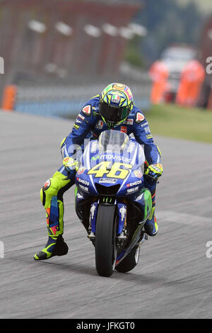 Hohenstein-Ernstthal, Deutschland. 1. Juli 2017. Valentino Rossi von Italien und Movistar Yamaha MotoGP in Aktion während der deutschen MotoGp - Qualifying auf Sachsenring am 1. Juli 2017 in Hohenstein-Ernstthal, Deutschland. Bildnachweis: Marco Iorio/Alamy Live-Nachrichten Stockfoto