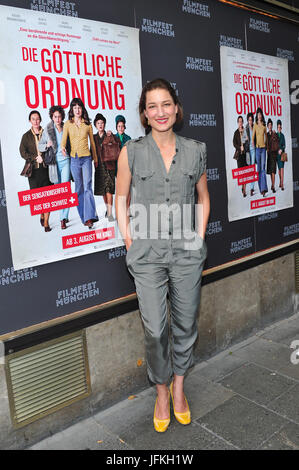 München, Deutschland. 28. Juni 2017. Die Schauspielerin Marie Leuenberger kommt für die Deutschlandpremiere des Films "Die Göttliche Ordnung" auf dem Filmfest München am Sendlnger Tor in München, 28. Juni 2017. Der Comedy-Film wird in den Kinos ab 3. August 2017 sein. Foto: Ursula Düren/Dpa/Alamy Live News Stockfoto