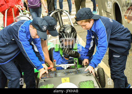 Dunton, Essex; 1. Juli 2017 Greenpower Dunton Goblins Kit Autorennen für Schulen, Vorbereitung auf Kredit Rennen: Ian Davidson/Alamy Live News Stockfoto