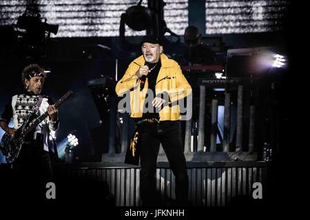 Modena, Italien 1. Juli 2017 Vasco Rossi live bei Vasco Modena Park im Park von Enzo Ferrari in Modena © Roberto Finizio / Alamy Live News Stockfoto