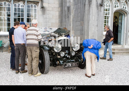 Leighton Hall-Auto-Show, Carnforth, Lancashire. 2. Juli 2017.  Die Oldtimer-Show kehrt in die historische Leighton Hall in Carnforth, Lancashire.  Von Mark Woodward klassische Veranstaltungen organisiert, dies ist nur eine von 12 zeigt an verschiedenen Standorten im Land gehalten und verfügt über mehr als 400 Oldtimer, Motorräder, Stationärmotoren, Werbespots und Oldtimer-Traktoren.  Bildnachweis: Cernan Elias/Alamy Live-Nachrichten Stockfoto