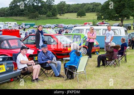 Leighton Hall-Auto-Show, Carnforth, Lancashire. 2. Juli 2017.  Die Oldtimer-Show kehrt in die historische Leighton Hall in Carnforth, Lancashire.  Von Mark Woodward klassische Veranstaltungen organisiert, dies ist nur eine von 12 zeigt an verschiedenen Standorten im Land gehalten und verfügt über mehr als 400 Oldtimer, Motorräder, Stationärmotoren, Werbespots und Oldtimer-Traktoren.  Bildnachweis: Cernan Elias/Alamy Live-Nachrichten Stockfoto