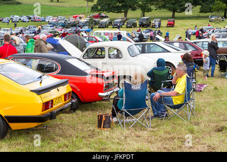 Leighton Hall-Auto-Show, Carnforth, Lancashire. 2. Juli 2017.  Die Oldtimer-Show kehrt in die historische Leighton Hall in Carnforth, Lancashire.  Von Mark Woodward klassische Veranstaltungen organisiert, dies ist nur eine von 12 zeigt an verschiedenen Standorten im Land gehalten und verfügt über mehr als 400 Oldtimer, Motorräder, Stationärmotoren, Werbespots und Oldtimer-Traktoren.  Bildnachweis: Cernan Elias/Alamy Live-Nachrichten Stockfoto