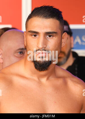 Heavyweight boxer Agit Kabayel (SES-Boxing, Essen) Stockfoto
