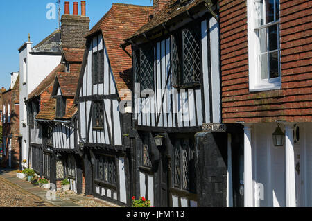 Altes Fachwerk Häuser in Church Square, Roggen, East Sussex, Südengland Stockfoto