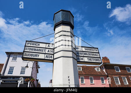 Säule der Salzstraße Zeichen gebaut im Jahre 1935 von Basil Oliver, Angel Hill, Bury St Edmunds, Suffolk, UK Stockfoto