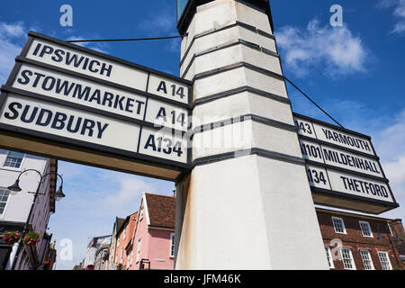 Säule der Salzstraße Zeichen gebaut im Jahre 1935 von Basil Oliver, Angel Hill, Bury St Edmunds, Suffolk, UK Stockfoto