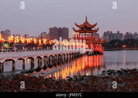 Frühling und Herbst Pavillons, Lotus-Teich, Kahosiung - Taiwan Stockfoto