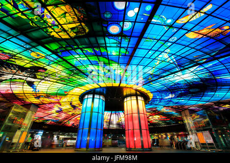 Kaohsiung, Taiwan, die Kuppel des Lichts bei Formosa Boulevard Station, der Hauptbahnhof von Kaohsiung u-Bahn-System in Kaohsiung City, Stockfoto