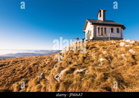 Kirche am Berg Matajur, befindet sich im Mount Matajur, Friaul-Julisch Venetien, Gemeinde von Cividale del Friuli, Italien Stockfoto