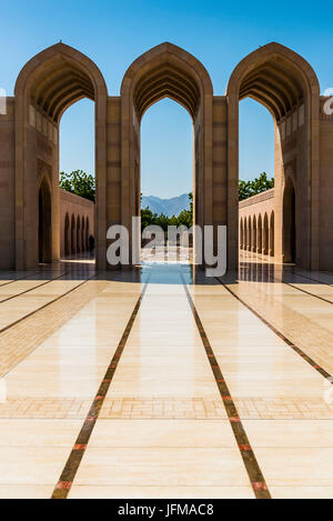 Sultan Qaboos Grand Mosque, Muscat, Sultanat von Oman, Naher Osten, Stockfoto