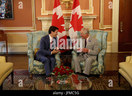 Der Prince Of Wales trifft Justin Trudeau Premierminister von Kanada am Rideau Hall in Ottawan, Kanada, während am dritten Tag seines Besuchs in Kanada. Stockfoto