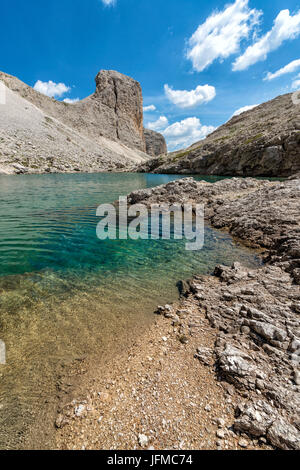 Italien, Trentino Alto Adige, Dolomiten, Antermoia-See in der Rosengarten-Gruppe Stockfoto