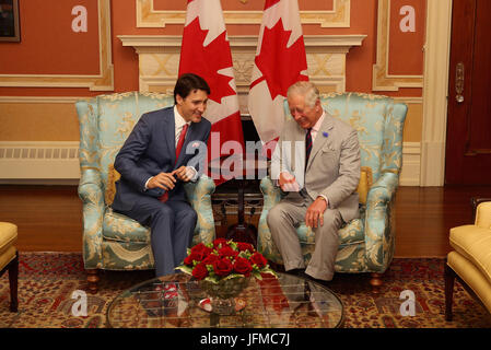 Der Prince Of Wales trifft Justin Trudeau Premierminister von Kanada am Rideau Hall in Ottawan, Kanada, während am dritten Tag seines Besuchs in Kanada. Stockfoto