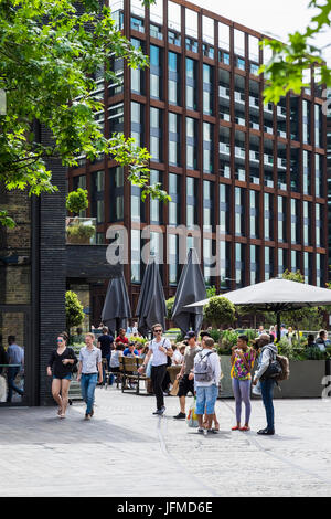 Granary Square im Herzen der Regeneration des Königs Cross Bereich entlang Regents Canal, London, England, U.K Stockfoto