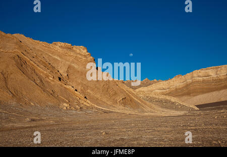 Stein und Sand Formationen geschnitzt durch Wind und Wasser Valle De La Luna (Tal des Mondes) Atacama Wüste Chile Südamerika Stockfoto