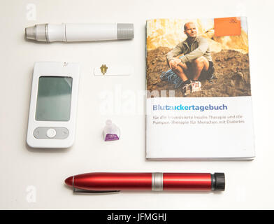 Diabetes, medizinische Ausrüstung, linken Blutzuckermessgerät, Teststreifen, Stechhilfe, Gerät, Insulin-Pen, Blut-Glukose-Tester, Stockfoto