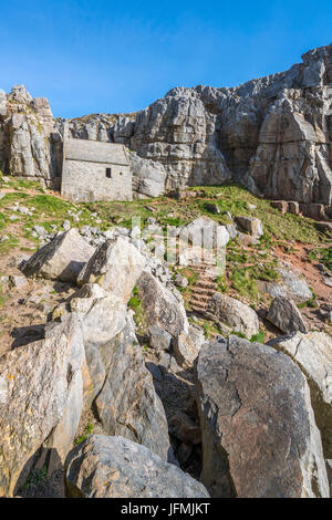 Kapelle St. Govan, ein 13. Jahrhundert geplante Ancient Monument in Pembrokeshire Coast National Park, Wales, Großbritannien, Europa Stockfoto