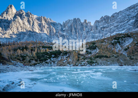 Sorapiss See, Gruppo del Sorapiss, Dolomiten, Veneto, der Comune von Cortina d ' Ampezzo, Italien, Europa. Stockfoto