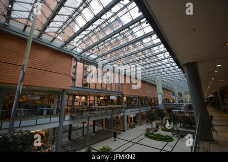 Impressionen aus den Arkaden am Potsdamer Platz in Berlin am 11. April 2017, Deutschland Stockfoto