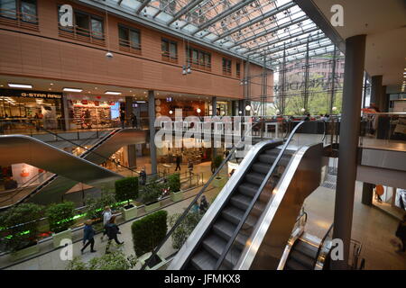 Impressionen aus den Arkaden am Potsdamer Platz in Berlin am 11. April 2017, Deutschland Stockfoto