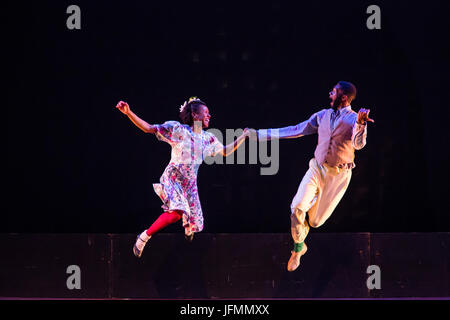 Brooklyn, NY - 30. Juni 2017. Die BRIC feiern Brooklyn! Festival Sommer-Konzertreihe kennzeichnete eine Performance von Garth Fagan Dance, Choreographie: Stockfoto