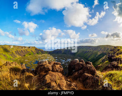 Krater des Rano Kau Vulkan, Osterinsel, Chile Stockfoto