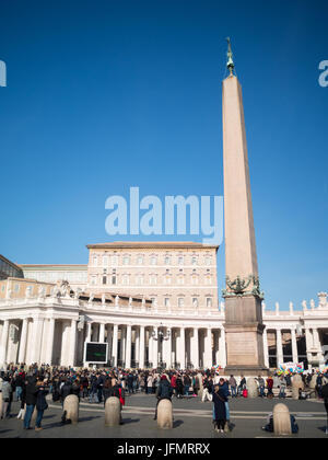 Der Obelisk auf dem Petersplatz Stockfoto