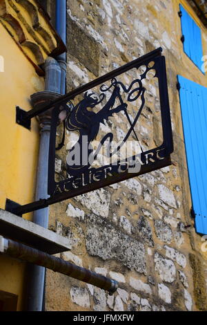 Eine kunst Store anmelden im mittelalterlichen Dorf Monpazier in der Region Dordogne Frankreich Stockfoto