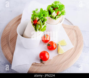 Gemüse-Wrap sandwiches Stockfoto