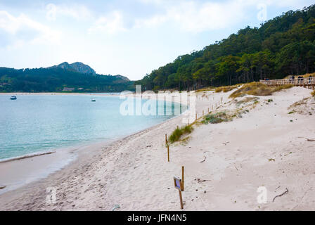 Smaragd-Wasser des Cies Inseln Naturparks, Galicien, Spanien Stockfoto