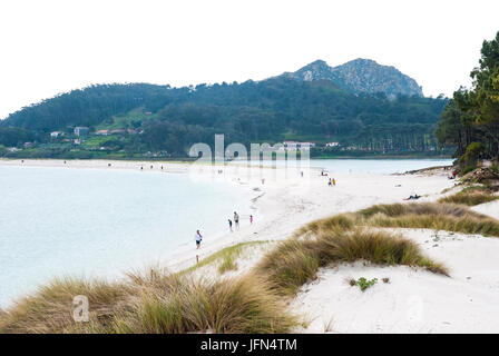 Smaragd-Wasser des Cies Inseln Naturparks, Galicien, Spanien Stockfoto