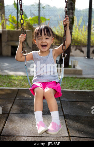 Niedliches Asiatisches Luder Will Spielen Niedliches Asiatisches Luder Will Spielen