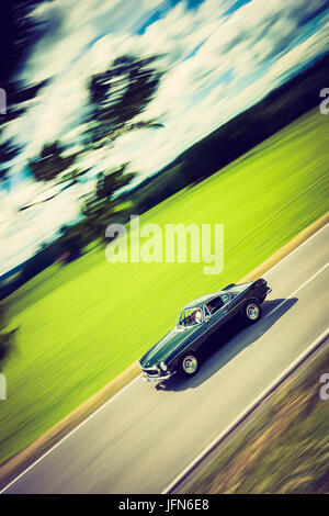 Volvo P1800 Oldtimer auf der Straße Stockfoto