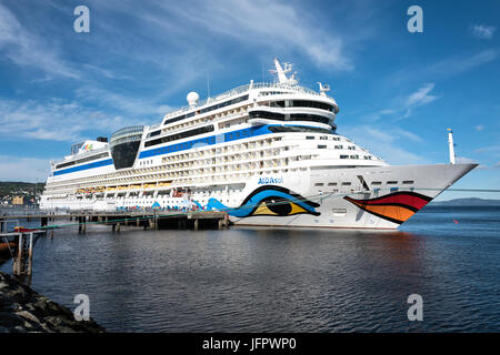 AIDAsol am Cruise Pier 68 in Trondheim, Norwegen. AIDA Cruises ist eine der zehn Marken im Besitz von Carnival Corp Stockfoto