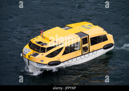 Tender Boot von kreuzfahrtschiff AIDAsol in den Geirangerfjord, Norwegen Stockfoto