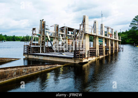 Big Chute Marine Railway Lock 44 der Trent Severn Waterway in Ontario, Kanada. Stockfoto