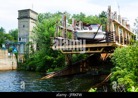 Big Chute Marine Railway Lock 44 der Trent Severn Waterway in Ontario, Kanada. Stockfoto