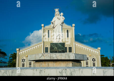 Statue vor der Kathedrale von Garapan, Saipan, Nördliche Marianen, Berg Karmel, Central Pacific Stockfoto