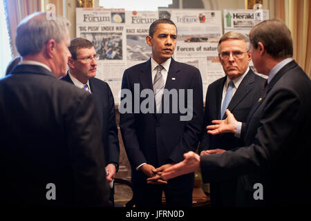 Präsident Obama: Treffen mit Mitgliedern des Kongresses von North Dakota und Minnesota Delegationen von Überschwemmungen betroffen 25.03.09.  US Capitol, Washington, D.C. offizielle White House Photo by Pete Souza Stockfoto