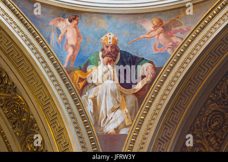 TURIN, Italien - 16. März 2017: Das Fresko des Heiligen Augustinus im Kuppel der Kirche Chiesa di San Massimo Paolo Emilio Volgari (19. Cent.) Stockfoto