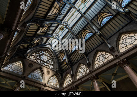 Die sagenhaft reich verzierten Wolle Börsengebäude im Herzen von Bradford City Centre, West Yorkshire, UK, jetzt die Heimat Waterstone Buchladen. Stockfoto