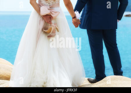 Füße der Braut und des Bräutigams, Hochzeit Schuhe Stockfoto