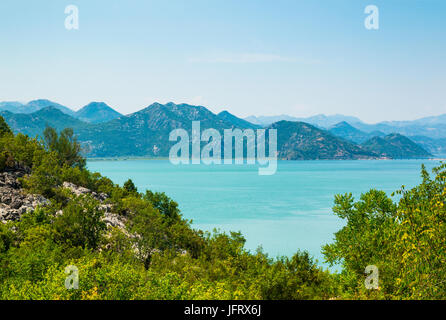 Panoramablick von Skadar See in einem Nationalpark in Montenegro Stockfoto