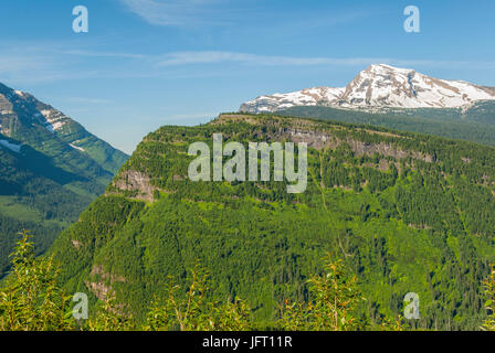 Der Blick von der gehen, The Sun Road in der Nähe von Logan Pass. Stockfoto