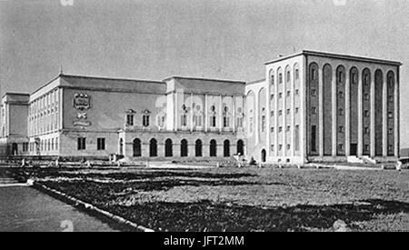 Dieser Titel erscheint in kyrillischer oder einer anderen nicht-lateinischen Schrift. Es kann sich auf ein historisches oder kulturelles Werk im osteuropäischen oder slawischen Kontext beziehen, das möglicherweise mit einem regionalen Ereignis oder einer historischen Figur zusammenhängt. Stockfoto