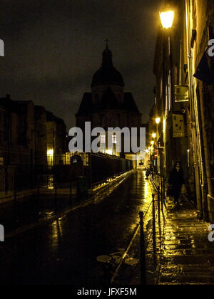 PARIS FRANKREICH - Quartier du Marais - EGLISE ST LOUIS ST PAUL - RUE DES JARDINS St. Paul IN DER NACHT - HERBST IN PARIS - REGEN IN PARIS © Frédéric BEAUMONT Stockfoto