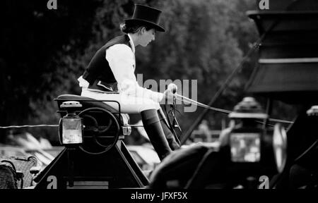 PARIS Frankreich - CAVALIERE A LA POMME - GRAND STEEPLE CHASE d ' Auteuil - Silber FILM 1989 © Frédéric BEAUMONT Stockfoto