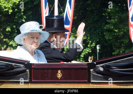 Ihre Königliche Hoheit Queen Elizabeth 11 mit Prinz Phillip Stockfoto