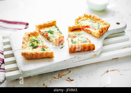 Quiche Lorraine mit Lachs Stockfoto